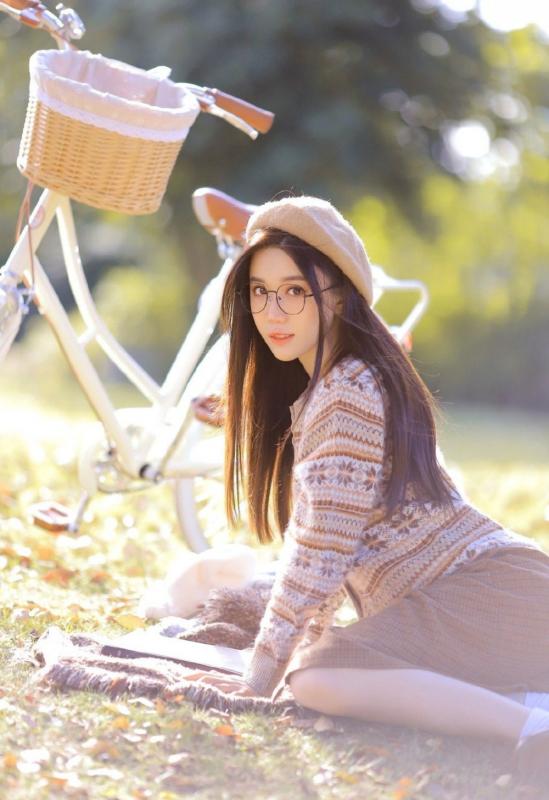 我看着老婆别人发关系好开心 真是个傻瓜